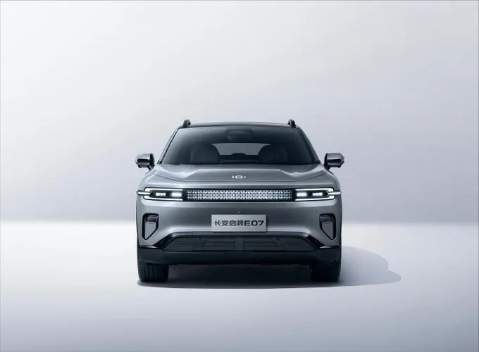 imgi_46_Prepayments-Best-Price-White-Color-Good-Look-Changan-Qiyuan-Nevo-E07-Adult-4-Wheel-El Changan Qiyuan E07 Pure Electric Four-Wheel Drive New Energy Vehicle Car– Ships Worldwide From China | Chinese EVs From China - Image 1